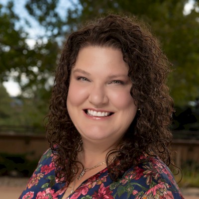 Headshot of Laura Lower